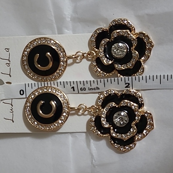 Luxury Camellia Flower Drop Earrings - Picture 6 of 8